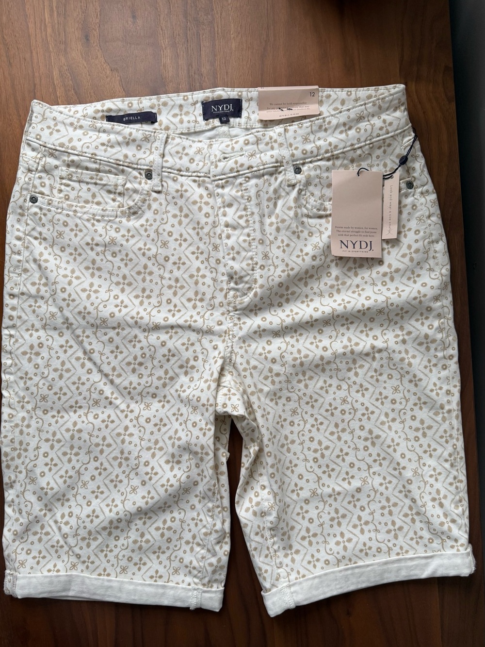 NYDJ White Shorts with Tan Geometric Print